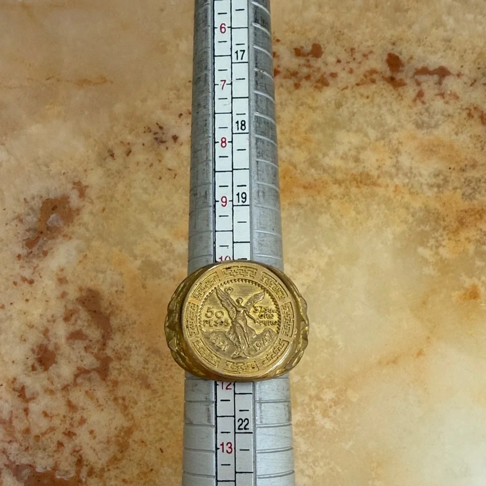 Vintage 18K Gold plated over stainless steel 50 pesos Ring Coin Mexican Ring - Picture 6 of 7